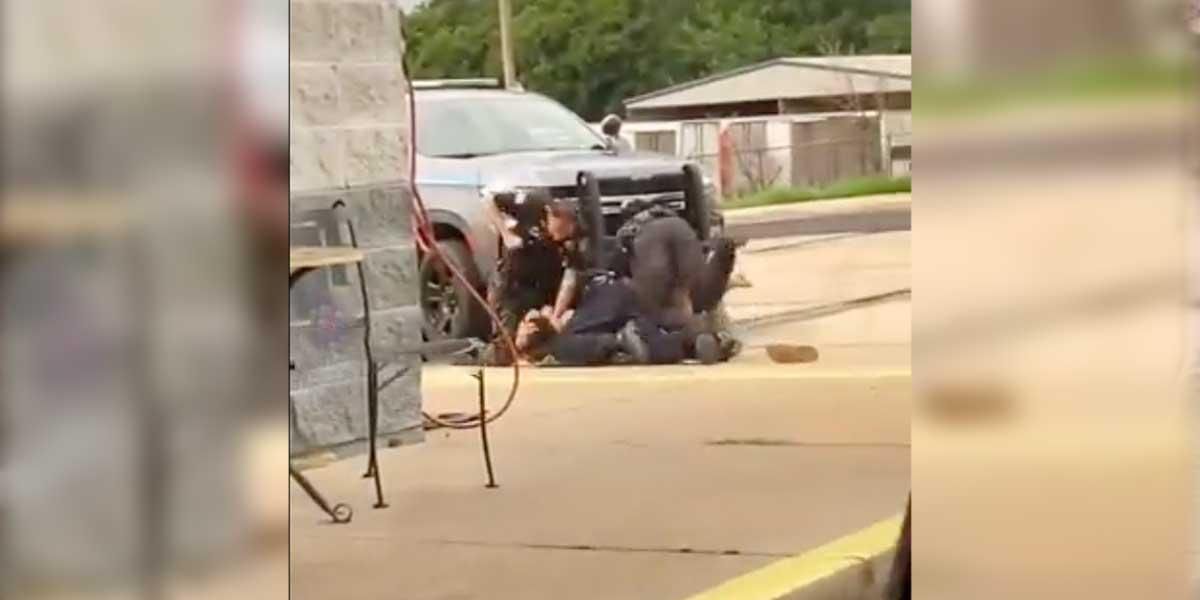 Video | Suspenden e investigan a policías que propinaron fuerte golpiza a un hombre en EEUU