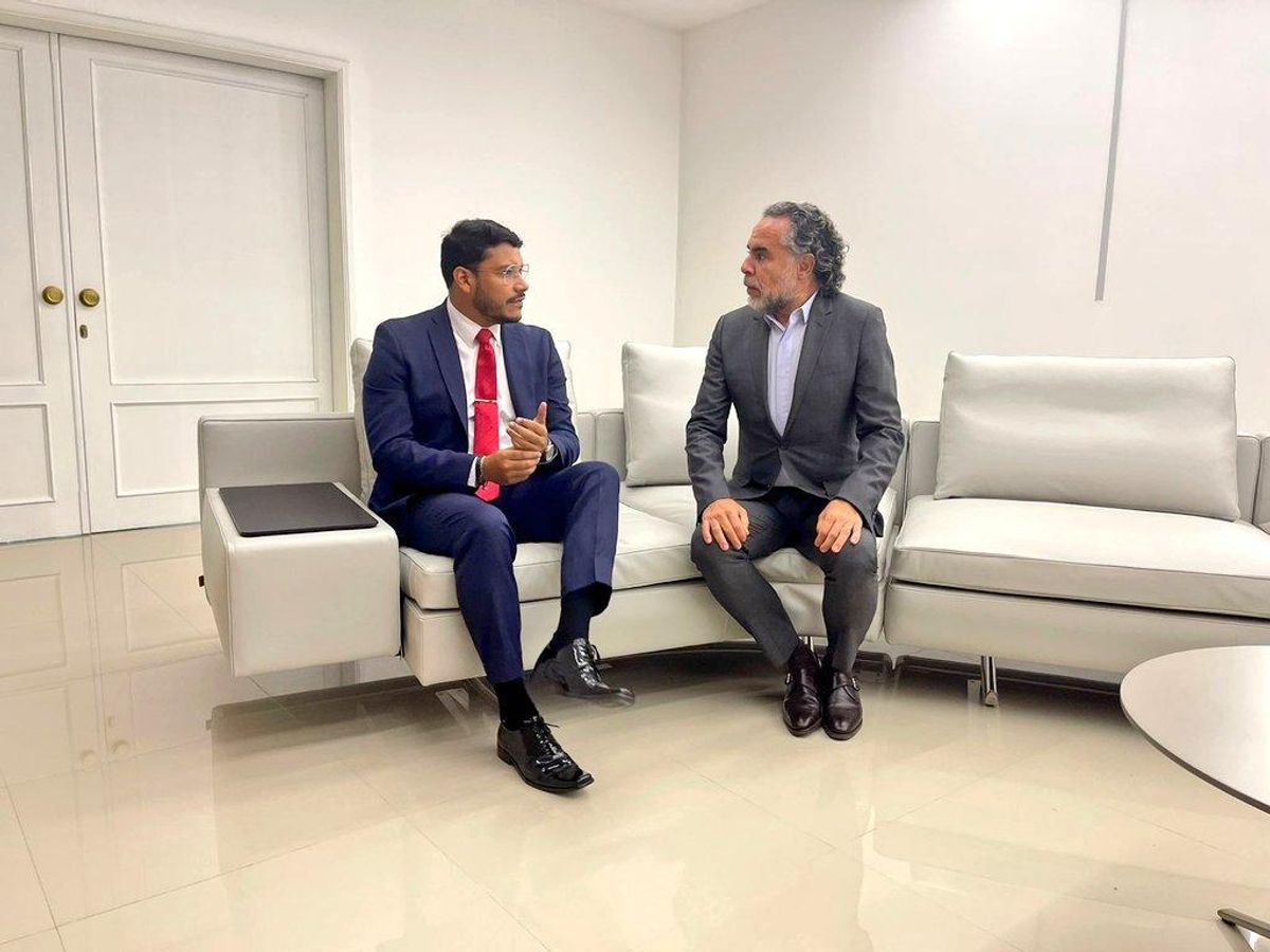 “Una vez presente mis credenciales a Maduro quedan restablecidas relaciones entre Venezuela y Colombia”, Benedetti