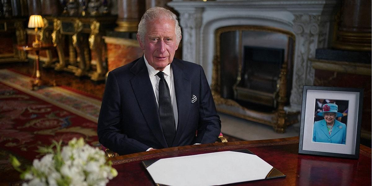Carlos III en su primer discurso como rey: “renueva la promesa de servicio” de su madre Isabel II