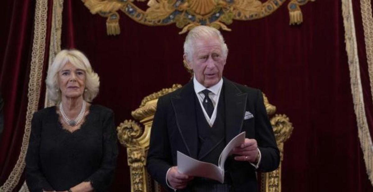 “God save the King”: Carlos III inicia su reinado con la promesa de seguir el ejemplo de Isabel II