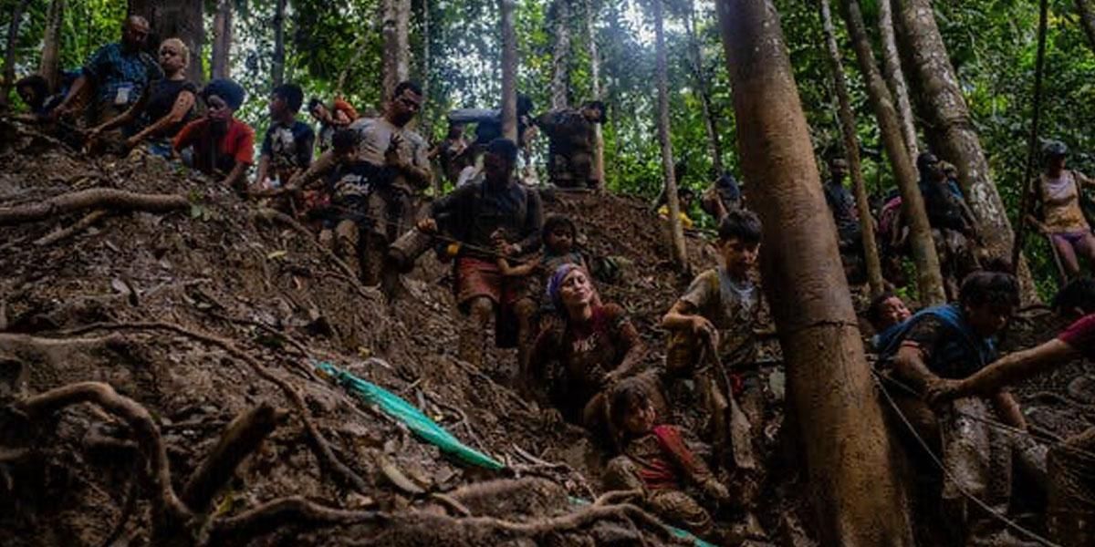 La selva que traga humanos: 3.000 migrantes pasan diariamente por Colombia en camino al Darién