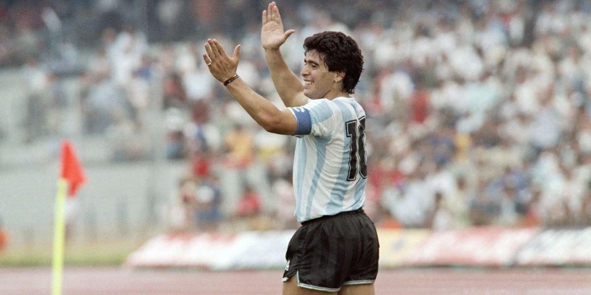 Sale a subasta el balón del gol de "la mano de Dios" de Maradona
