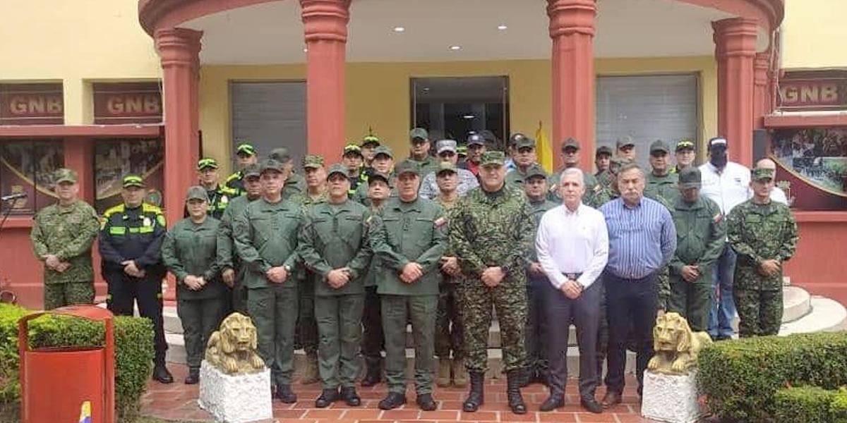 Primer encuentro de comandantes territoriales, militares y policiales del Área Fronteriza