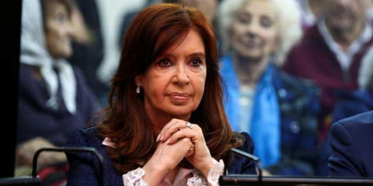 Condenan a la vicepresidenta de Argentina Cristina Kirchner a 6 años de prisión por corrupción