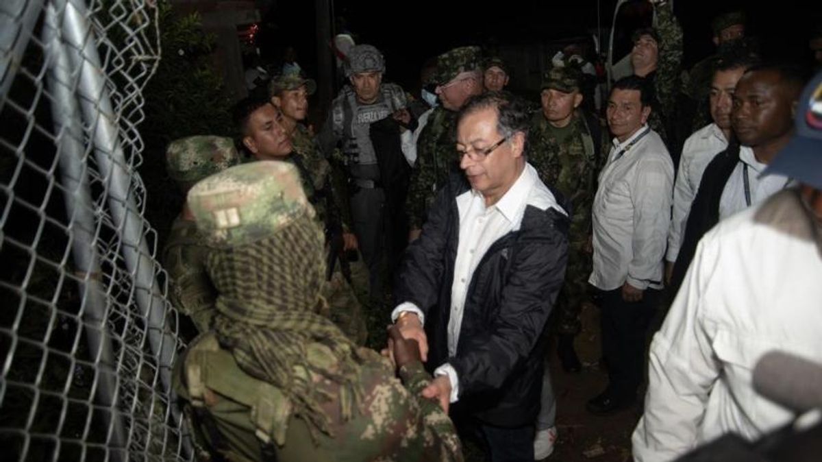 Presidente Petro llegó a Buenos Aires, Cauca, lugar donde disidencias asesinaron a seis militares