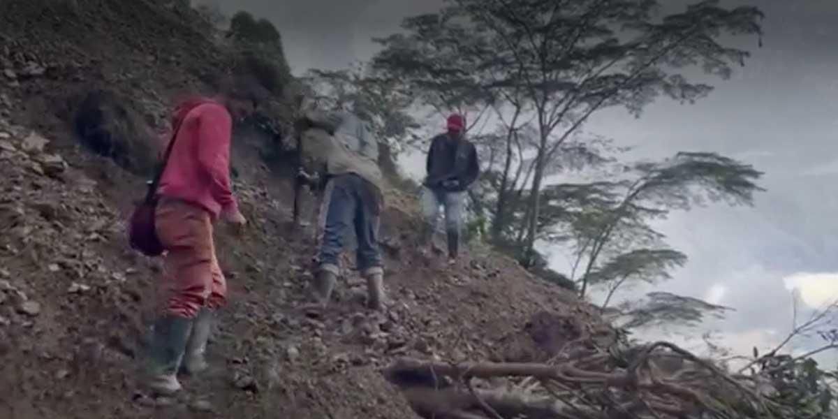 Cerca de 300 personas sin agua potable tras el gigantesco derrumbe en Betulia, Antioquia