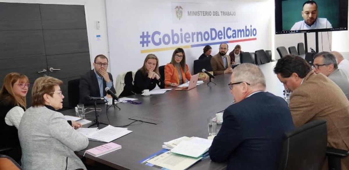 Mejorar las condiciones laborales en el Fútbol Profesional Colombiano: objetivo de la FIFA, OIT y MinTrabajo