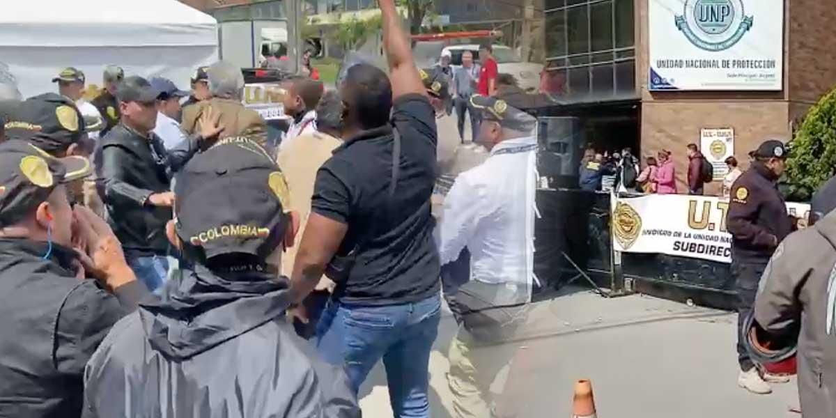 Director de la UNP tuvo que salir escoltado por protesta de funcionarios de la Unidad
