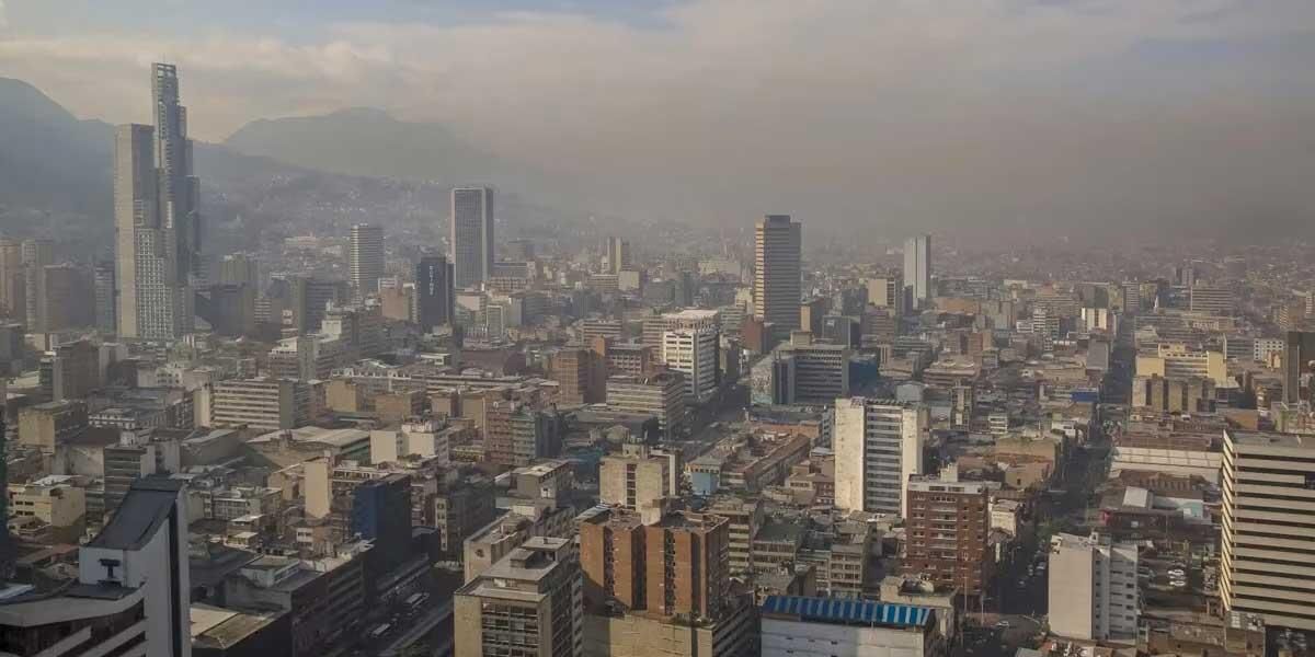 Suspenden pico y placa solidario y vuelve el tapabocas por mala calidad del aire en Bogotá