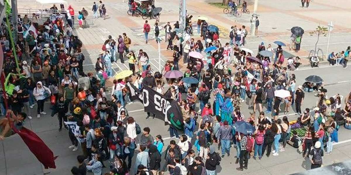En vivo: estudiantes de la U. Nacional protestan y van hacia el MinEducación