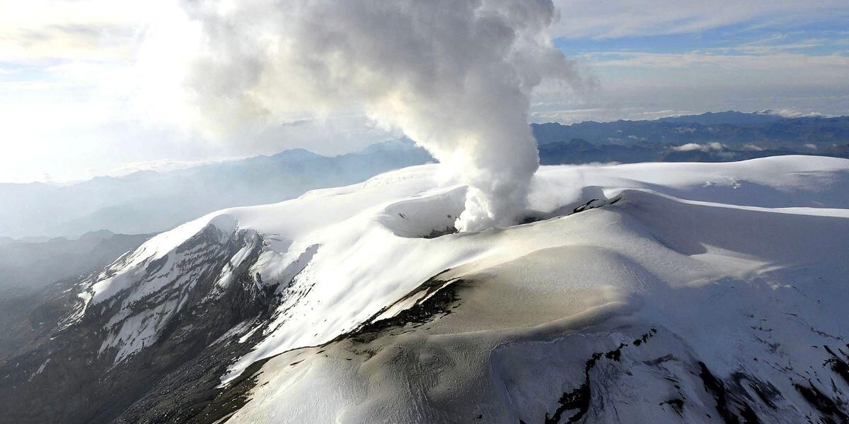 Volcán Nevado del Ruiz, la historia de un león dormido que despertó en los 80