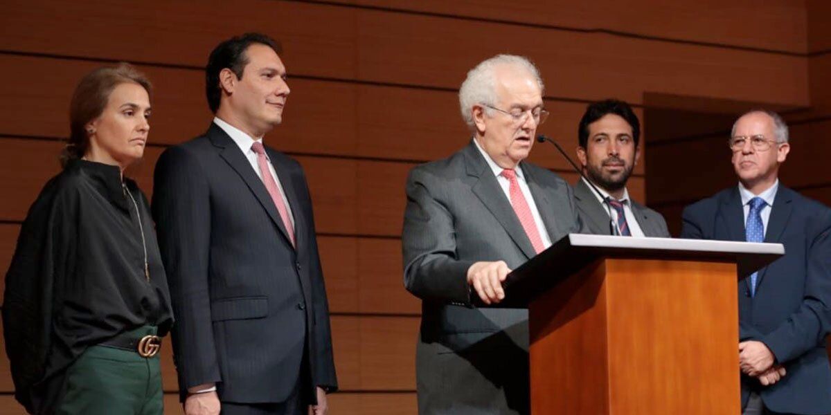 Exministro Ocampo dice que le dejó a Colombia una “reforma tributaria progresiva”
