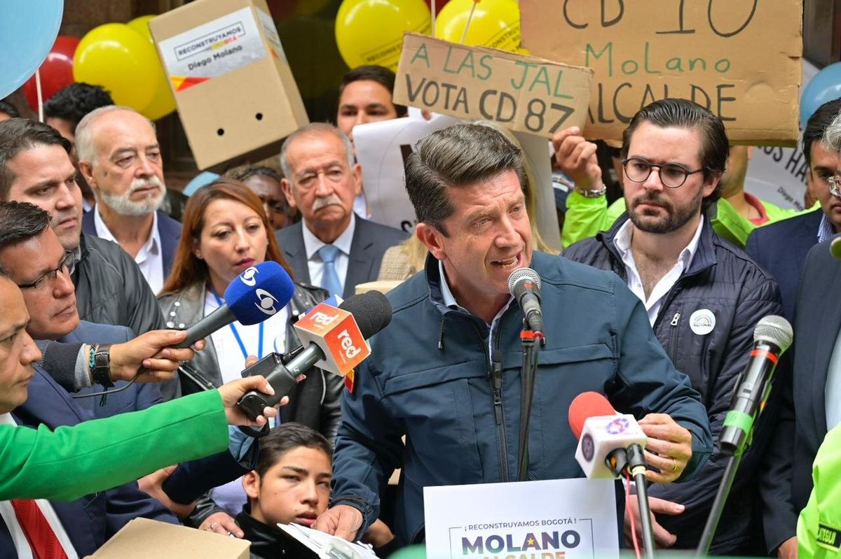 Diego Molano oficializa su candidatura a la Alcaldía de Bogotá