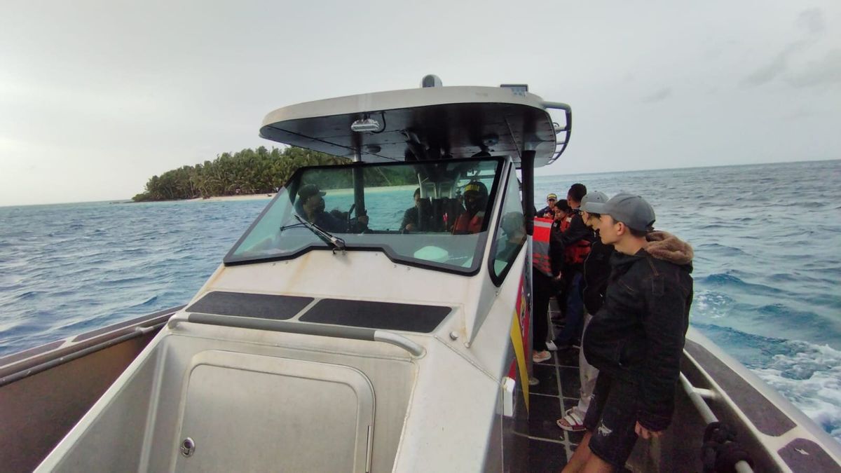 Rescatan a 41 migrantes que se movían irregularmente por mar en la isla de San Andrés