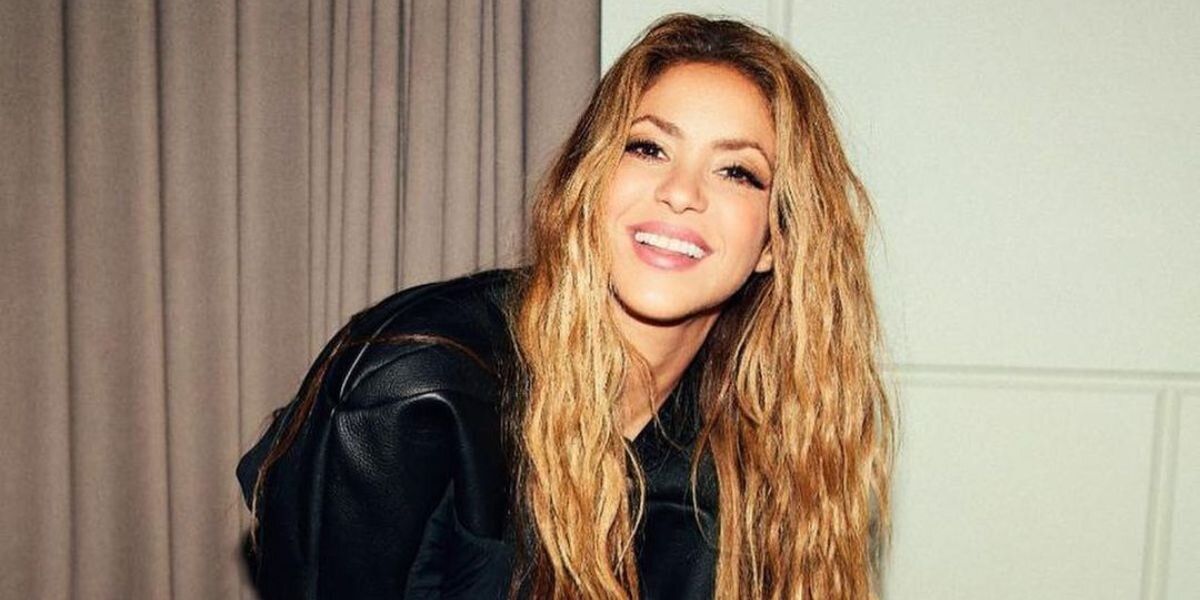 Shakira sorprendió al cantar una canción de Vicente Fernández