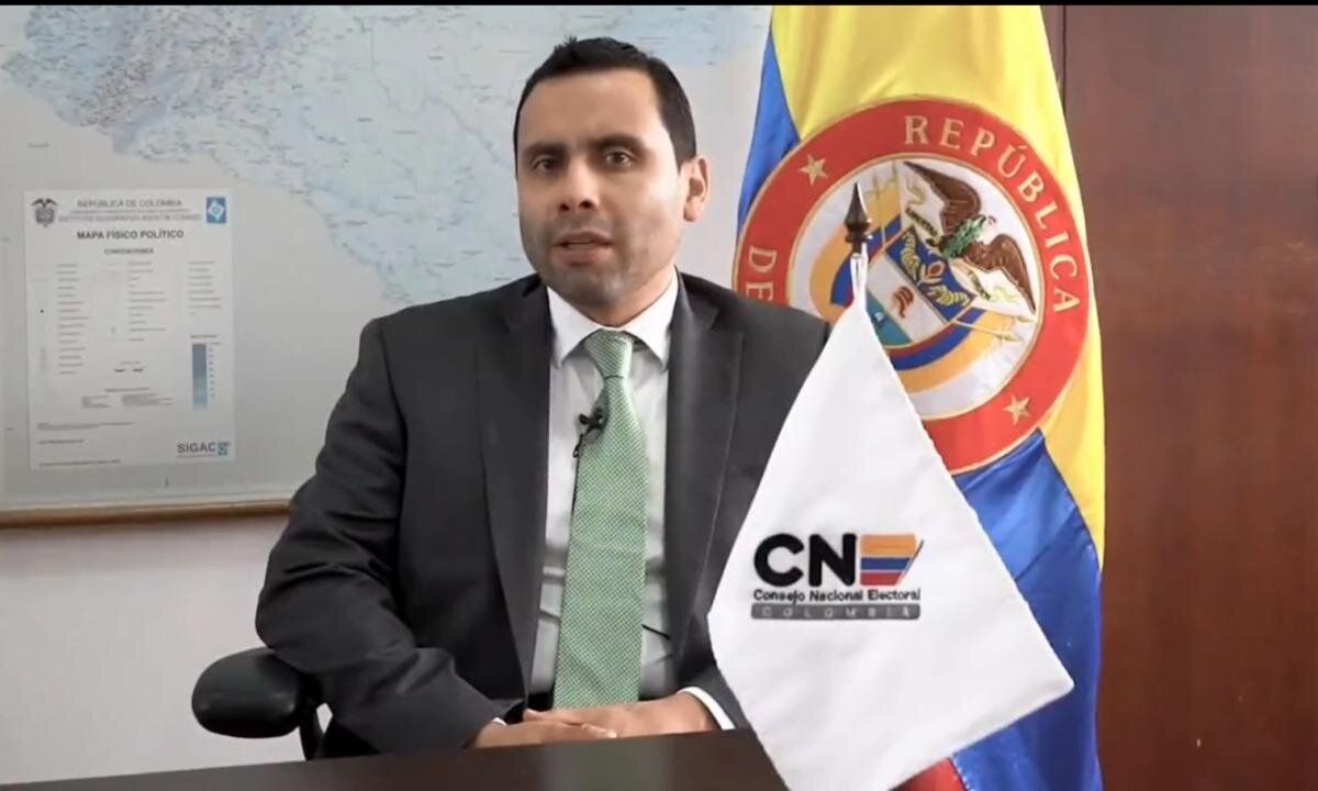 Cargos al magistrado del CNE, Altus Baquero: habría incumplido requisitos para posesionarse