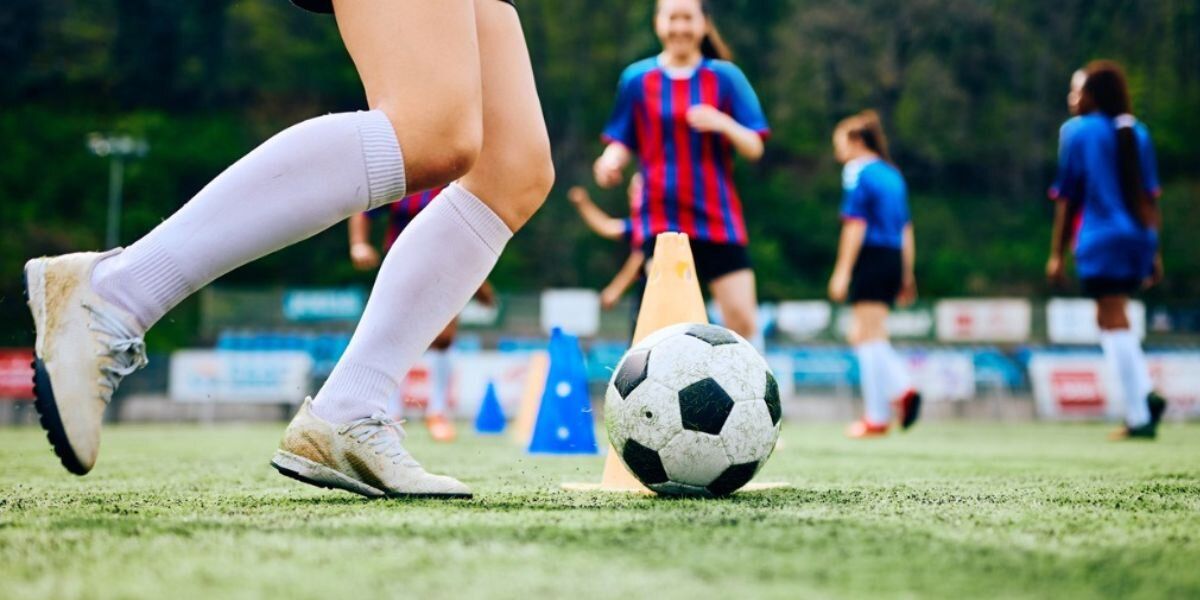 Indignación en redes por términos machistas que usan narradores de fútbol en partidos femeninos
