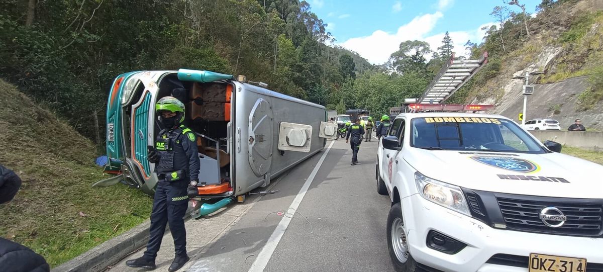 Accidente vial en la vía Bogotá-La Vega