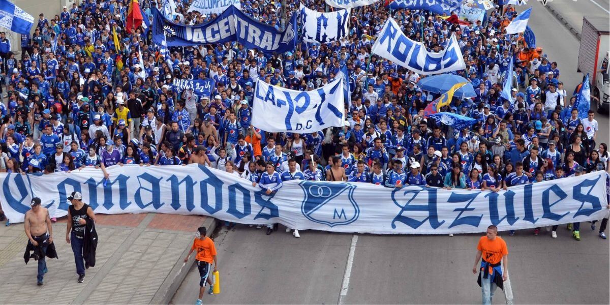Sanción a los Comandos Azules: entraron un ataúd con un muerto al estadio El Campín de Bogotá