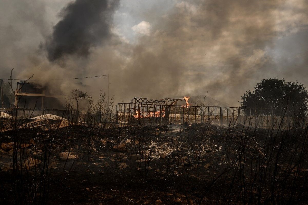 Incendios forestales en Grecia dejan a 28 personas muertas: “es el peor de los últimos 15 años”