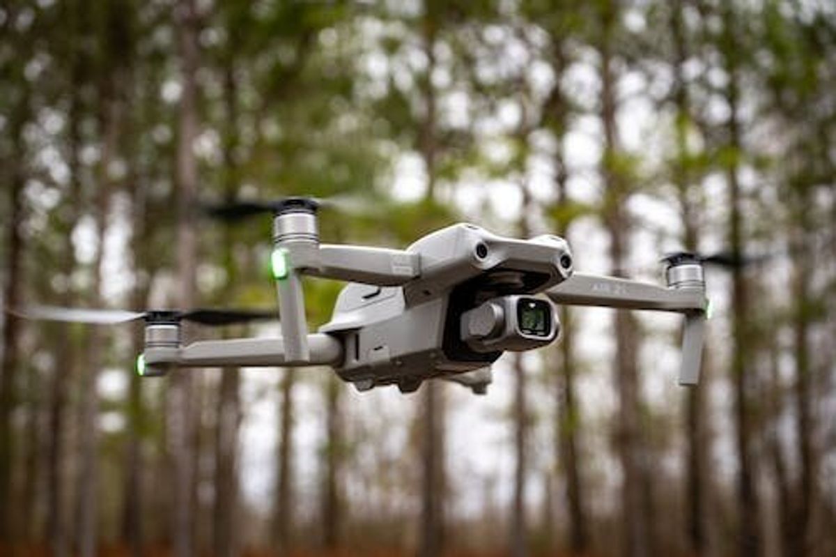 Licencia para volar dron en Colombia