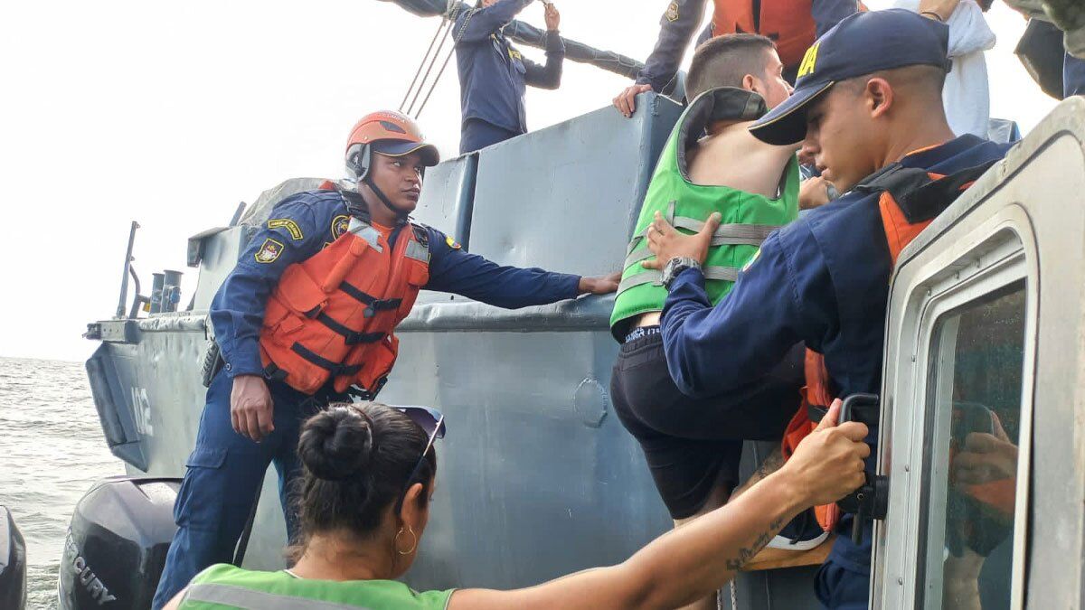 Rescatan a turistas extranjeros que fueron asaltados cuando iban a Juanchaco