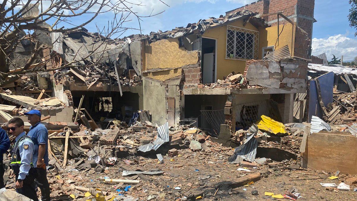 Reportan explosión masiva de varias viviendas en Rionegro: un muerto y varios heridos