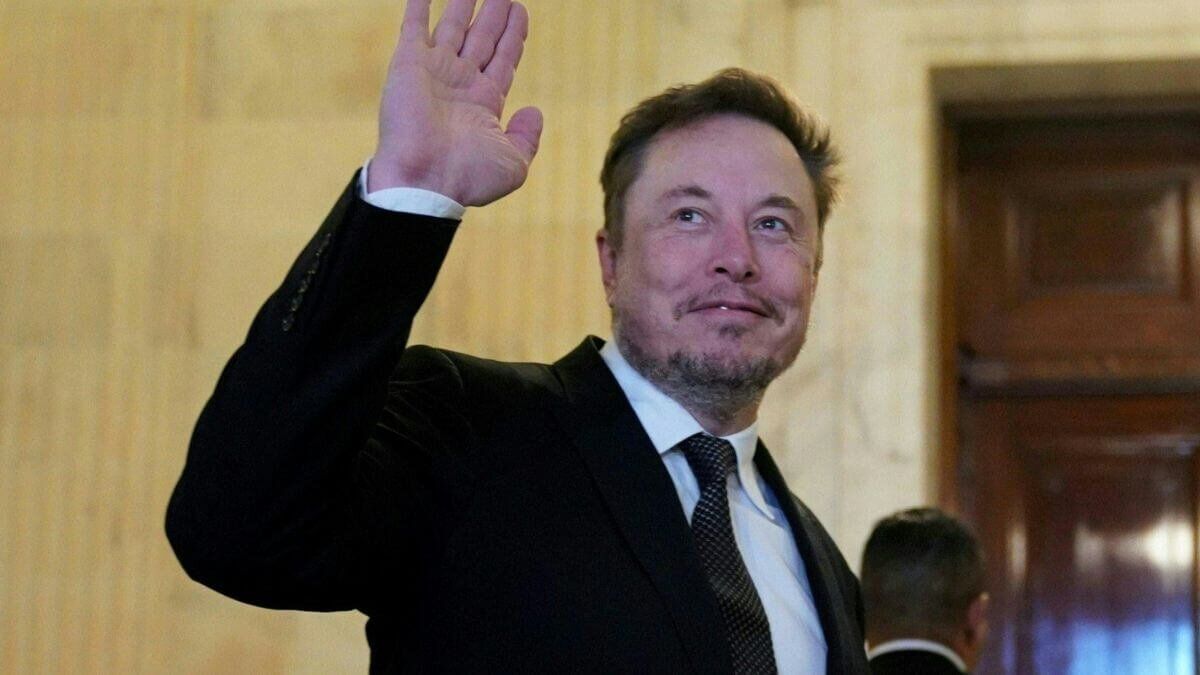 Elon Musk sugiere una cuota mensual para los usuarios de X