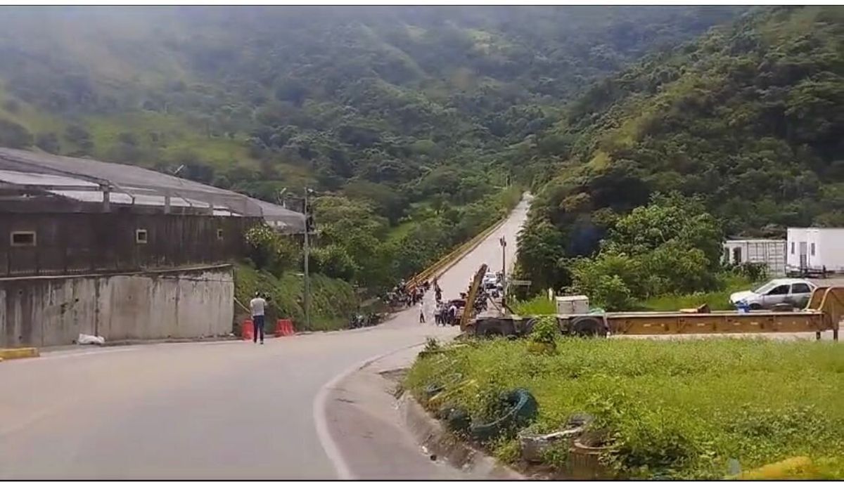 Protestantes levantan bloqueo en la vía hacia Hidroituango tras denuncia de EPM por riesgos