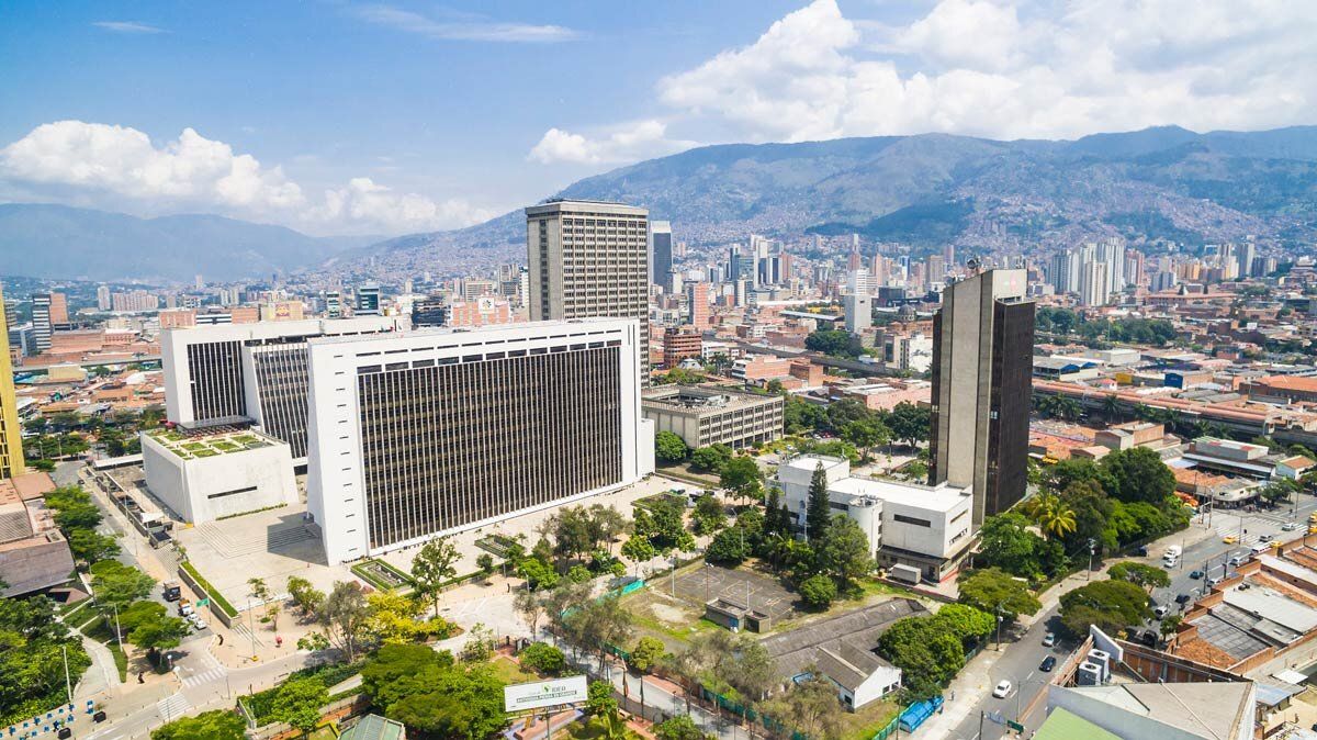 Procuraduría investiga presuntas irregularidades en la caja menor del alcalde de Medellín
