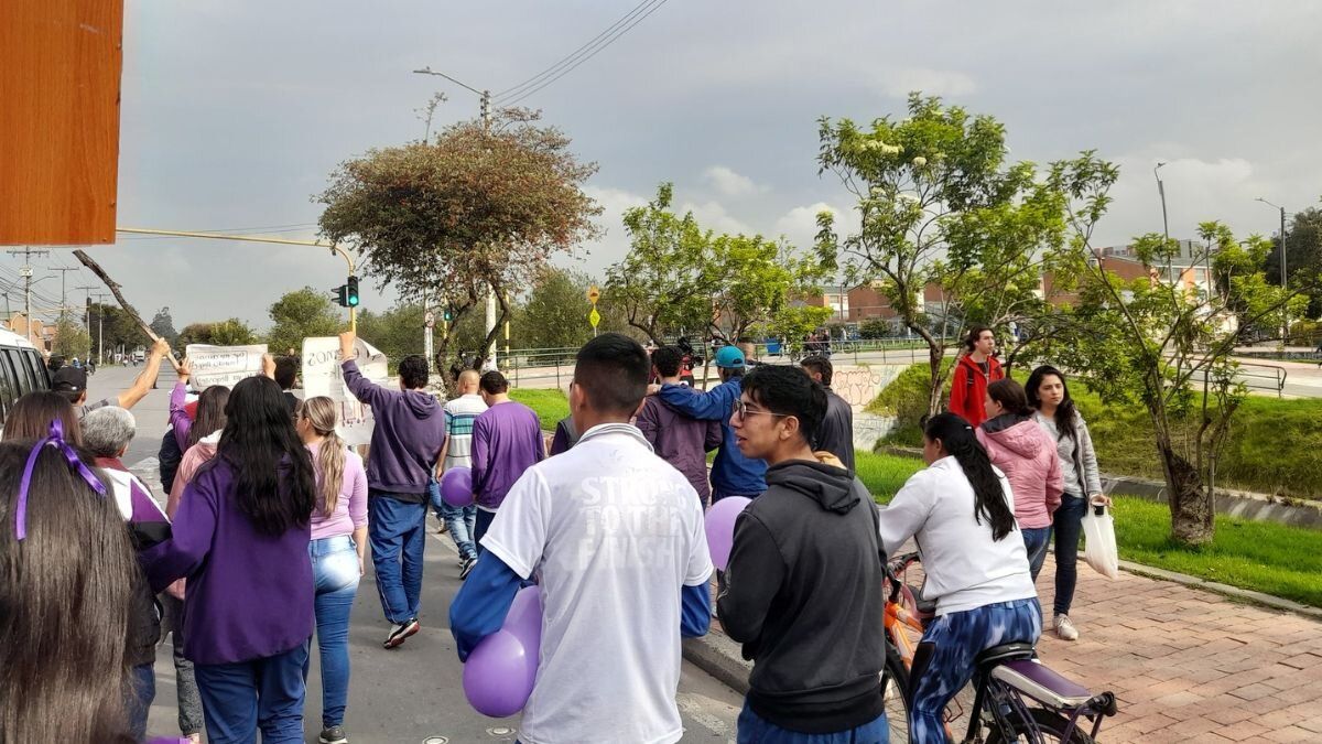 Comunidad indignada protesta por abuso sexual de una estudiante a plena luz del día en Bogotá