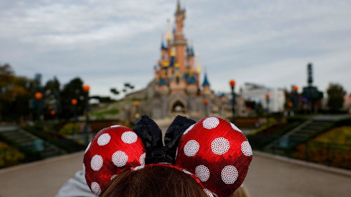 Supuesta desaparición de niña en parque de Disney enciende las redes