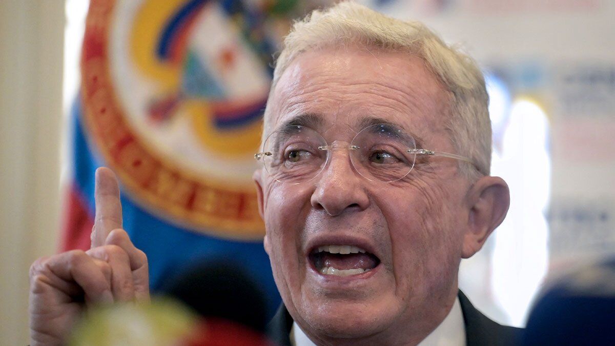 Expresidente Uribe es recibido en el Capitolio de Florida por los republicanos