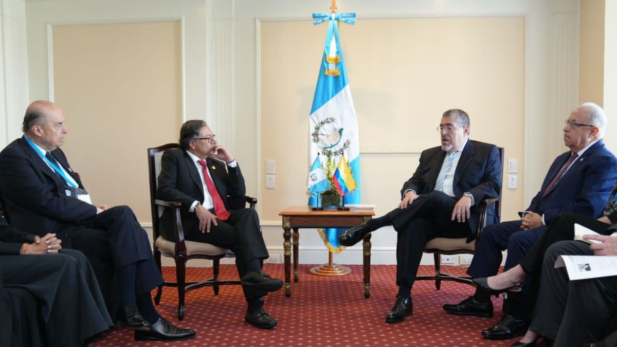 Petro viajó a Guatemala para asistir a la posesión presidencial de Bernardo Arévalo