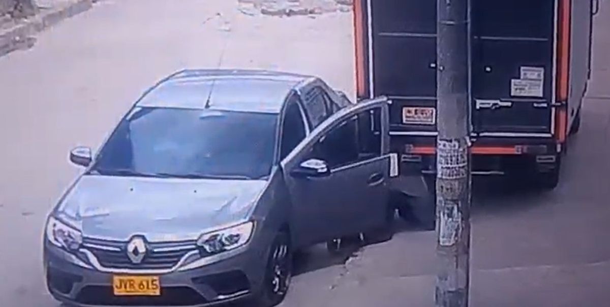Video | ¡Impactante! En menos de 40 segundos se roban los repuestos de un camión