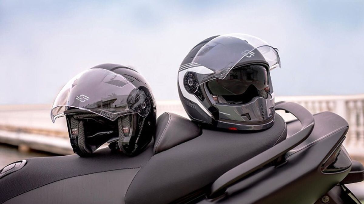 Juan Diego Alvira y Sin Carreta te regalan un casco para tu moto