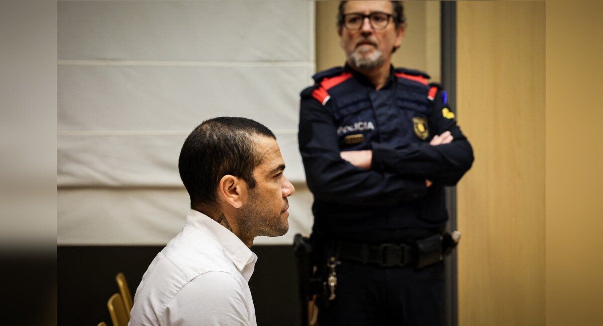Dani Alves, condenado a 4 años y medio de cárcel por abusar a una joven en Barcelona