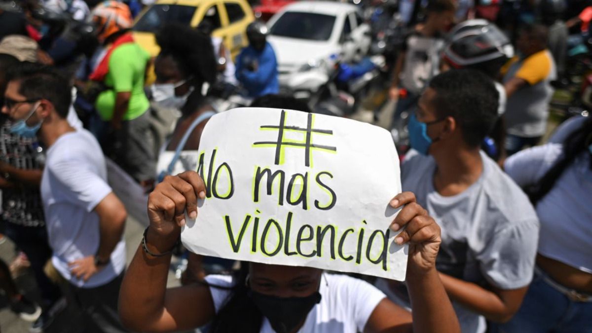 Molestias entre Gustavo Petro y víctimas del conflicto armado: no ha cumplido lo prometido