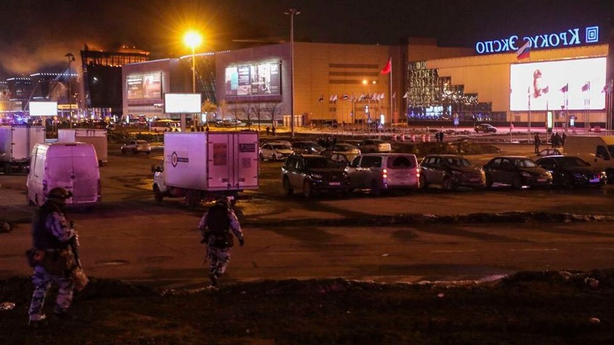 Gobierno rechaza “atentado” que deja más de 40 muertos en las afueras de Moscú
