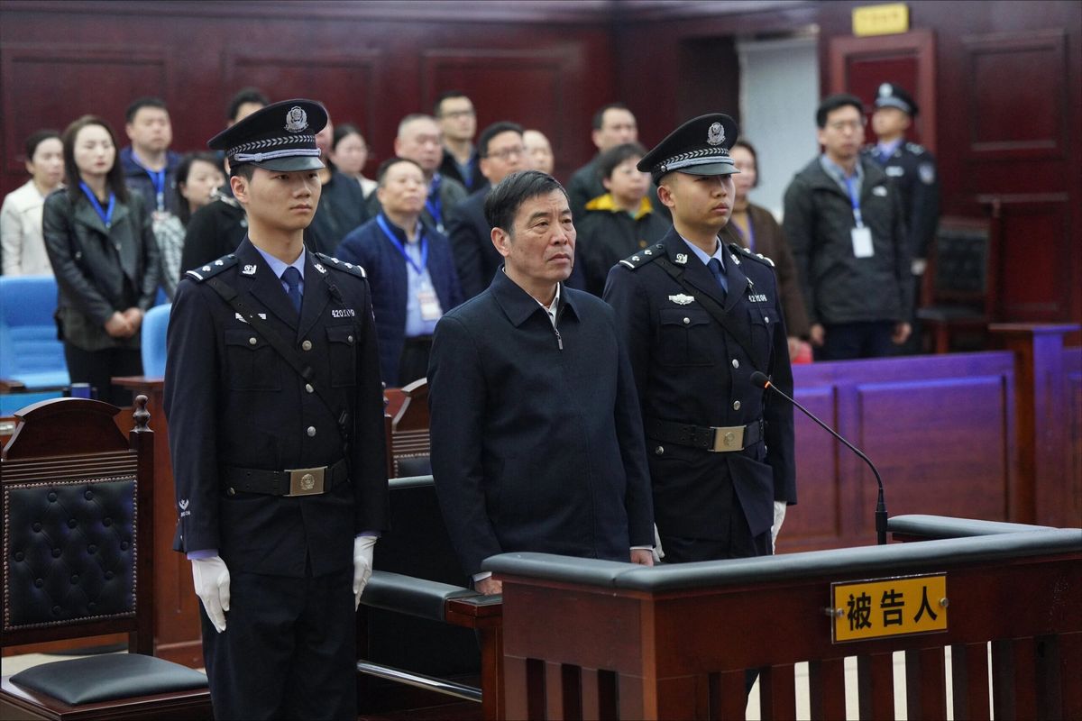 Condenan a cadena perpetua al expresidente de la Asociación China de Fútbol por corrupción