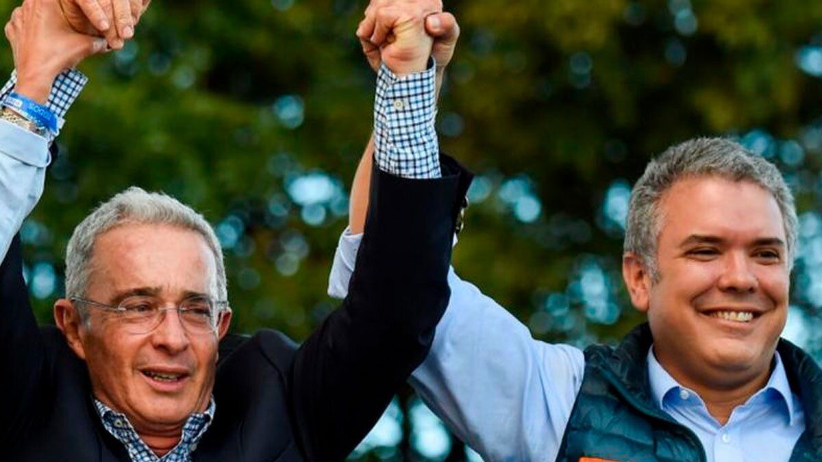 El expresidente Duque dice que Uribe “saldrá adelante” del juicio al que fue llamado