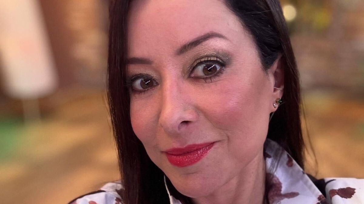 flavia-dos-santos-besa-a-otro-hombre-no-su-esposo