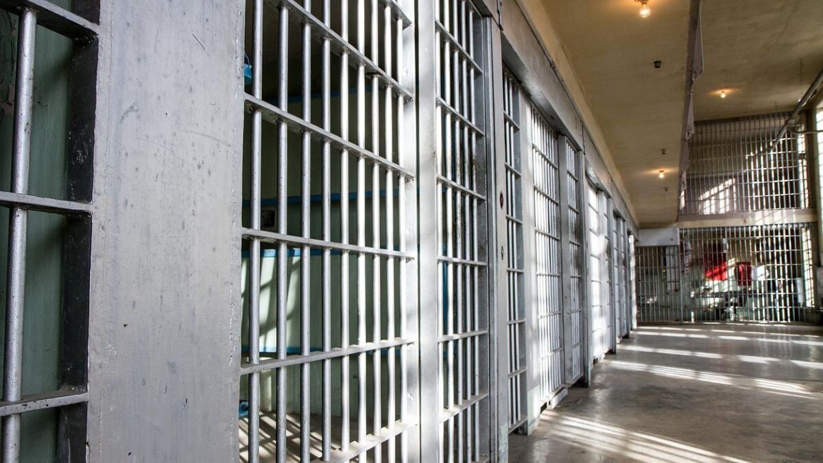 ¿Abuso de poder Policía usó a presos para que trabajaran en su boda