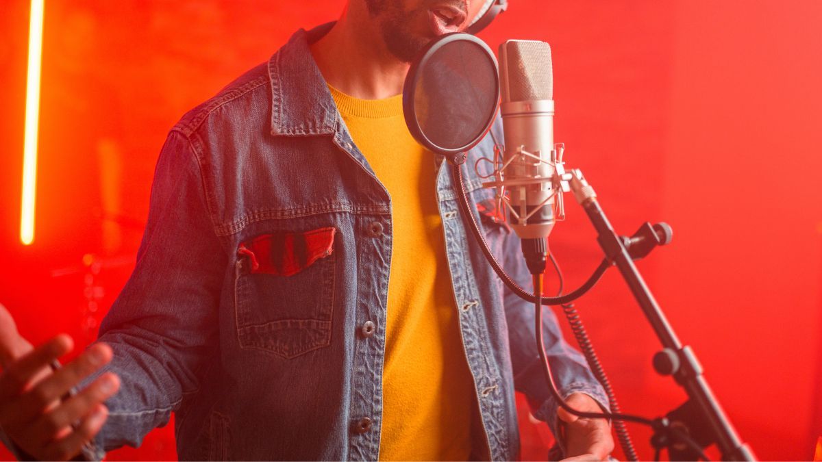 Arrestan a famoso cantante del género urbano en Miami por posesión de drogas